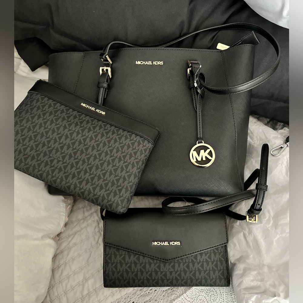 Michael Kors Maisie Large Pebbled Leather 3-in-1 Tote Bag